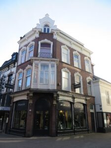 Hoofdstraat 81 Marktplein 120